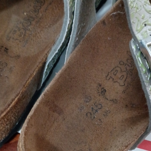 Birkenstock Birkis Stylish Women's Sandals with Silver Accents Size 38/7 - Picture 6 of 10